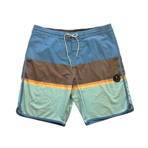 Vissla Boardshorts – Size 36  Retro colorblock